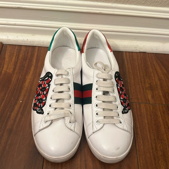 Gucci with snake design sneaker - Picture 1 of 4